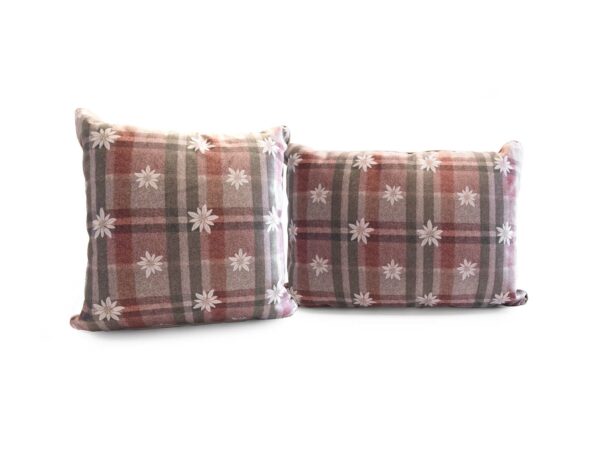 cus-EDELWEISS-BORDEAUX_web03 Cuscino bombato edelweiss