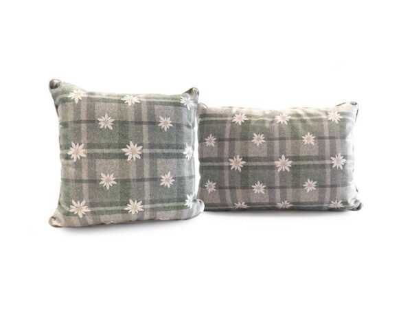cus-EDELWEISS-VERDE_web03 Cuscino bombato edelweiss